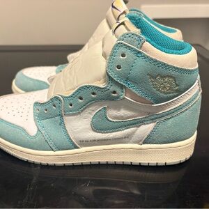 Air Jordan 1 Retro OG High “Turbo Green” Size 7.5 Unisex Model #555088-311